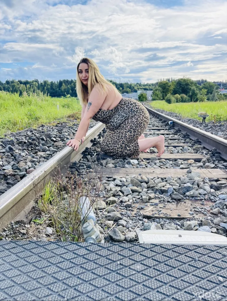 Früher blond, jetzt brünet; ich mag Neues und probiere immer gerne etwas Neues a — Foto 1